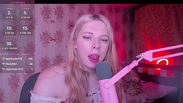 Cutie_Bambi webcam