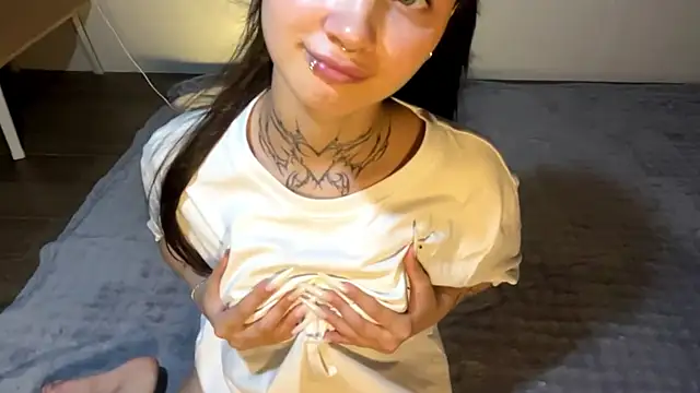 Miniatura de la webcam en directo de MayraLucarelli con #tattoos, #hd y #new