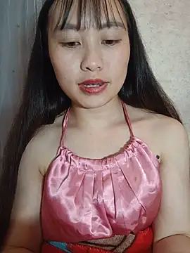 Cherry-squirtt live cam on StripChat