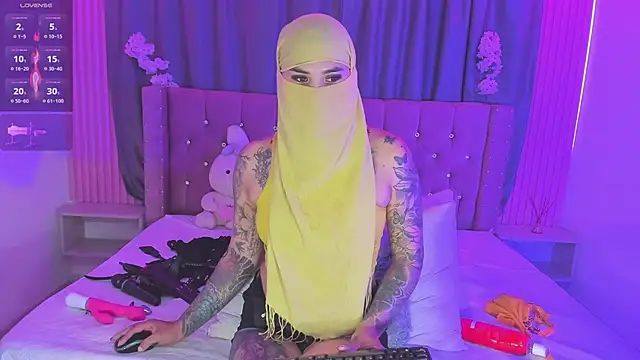 Nayla-Mouna webcam