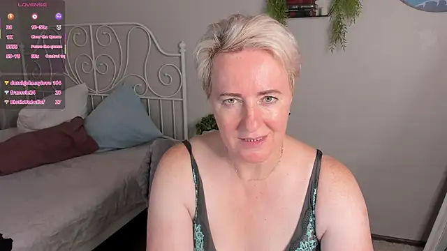 nika_smit's live room