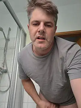 naugthybiddick webcam