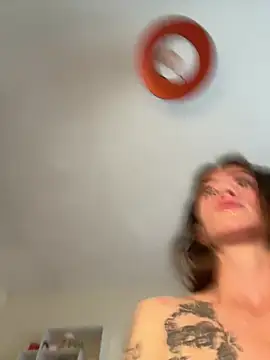 ValenciaTheVixenXX live cam on StripChat