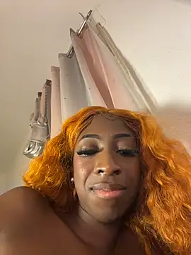 Nina_Velveta webcam