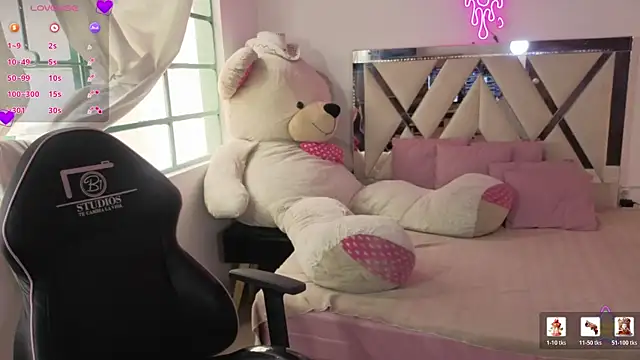 MILAH_TAY webcam
