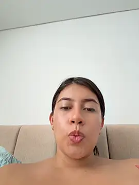 Live webcamthumbnail van Saracalderon met #young, #hd en #mobile