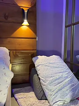 Live webcamthumbnail van mahia_queen met #young, #hd en #mobile