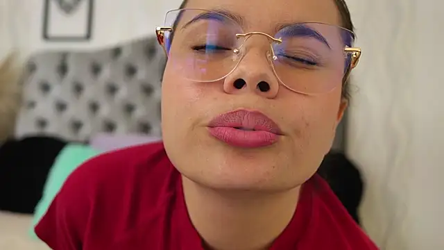 katt_eyes__ webcam