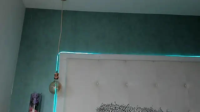 mia_gomez7 webcam