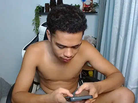 curlyasian_njxx webcam