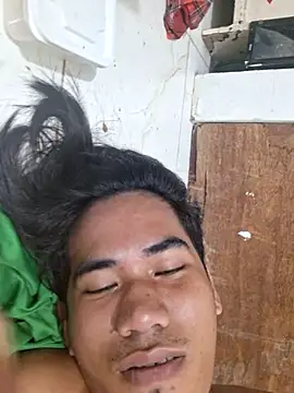 Hotloy143 webcam