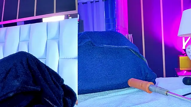 NathaxaLeans webcam