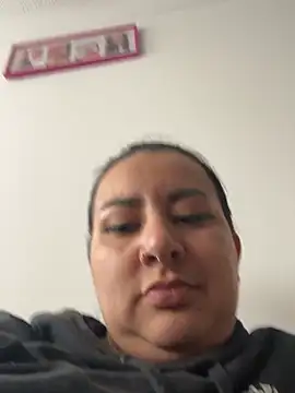 Abril_Luv live cam on StripChat