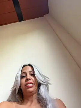 Miah_Lorens