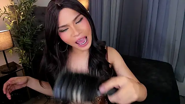 delightfulasianhugecock webcam