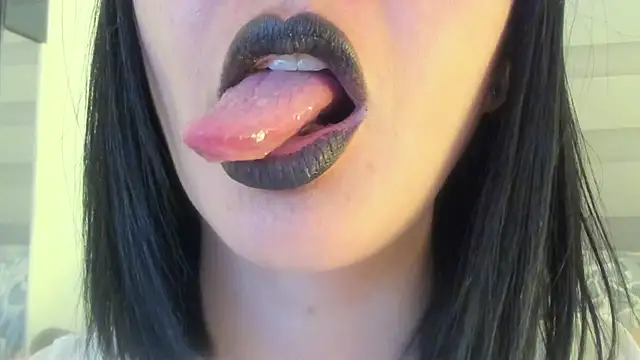 Miniatura kamery na żywo queen_fetish z #office i #hd