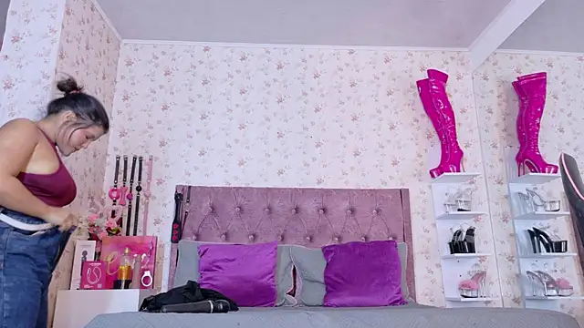 AvrillThomas webcam