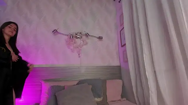 KarolyneLune webcam