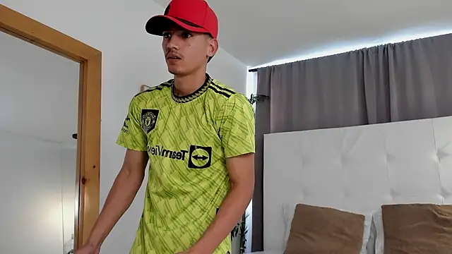 Alejo-and-Thiago webcam