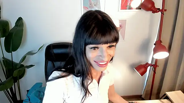 Gia_Demie webcam