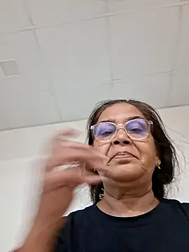 Priya-696 webcam