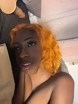 Nina_Velveta webcam