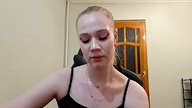 renna_rine live cam on StripChat
