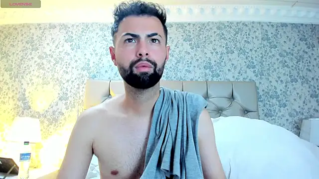 AndrewCrooss live cam on StripChat