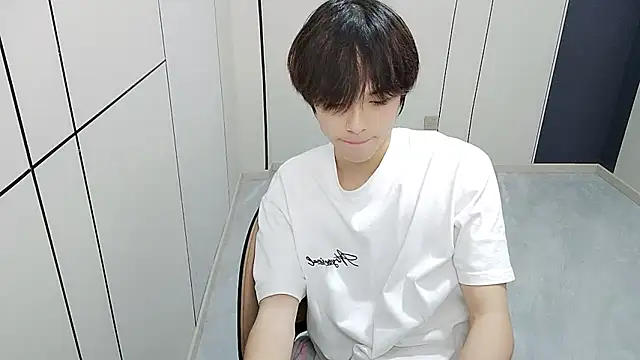 T2028T live cam on StripChat