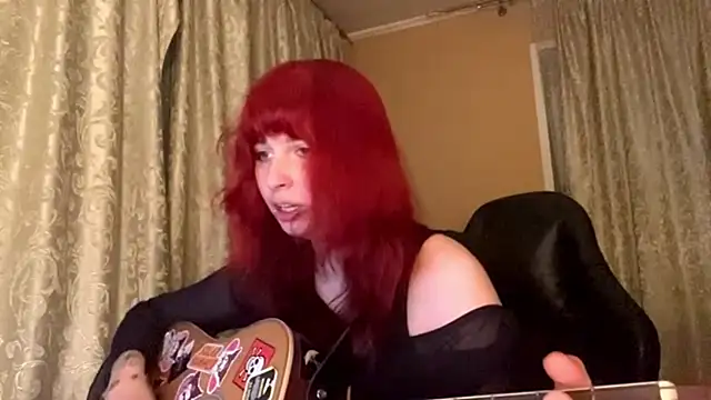 LyndseyCronshaw webcam