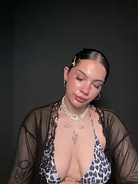 lora_meow live cam on StripChat