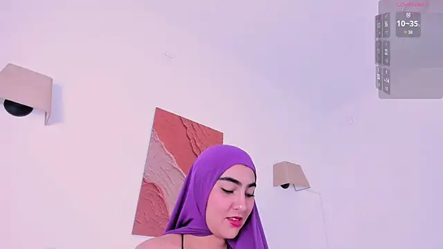 Malika_Noor live cam on StripChat