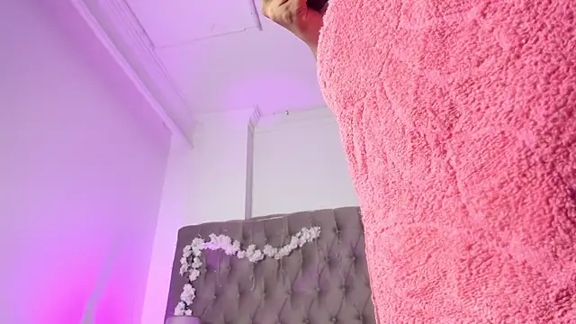 arianagreenn live cam on StripChat