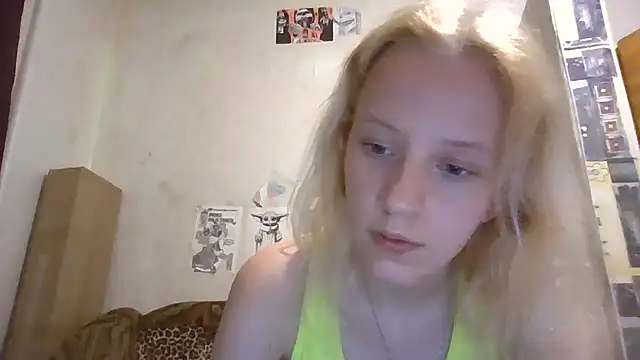 Ket-mis live cam on StripChat