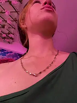 aly_16 live cam on StripChat