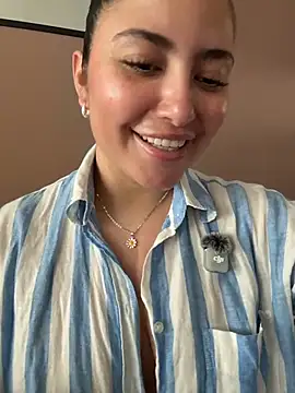 sukhakunis1 live sex cam