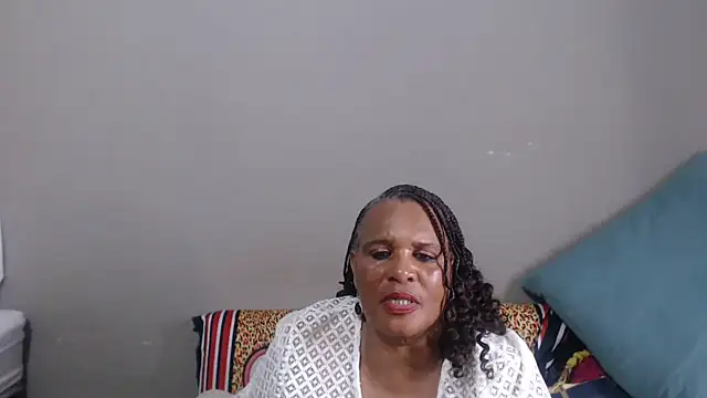 GrandBustyMelon webcam