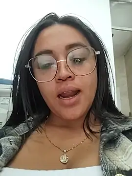 Mia_Risky-1 webcam