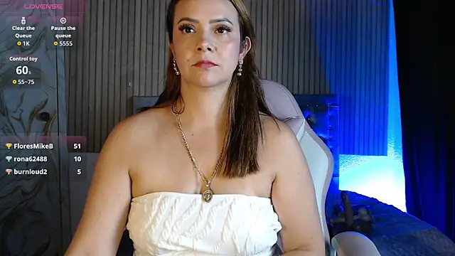 Live webcam thumbnail of Karla_Ferrer_x featuring #office, #hd and #mobile