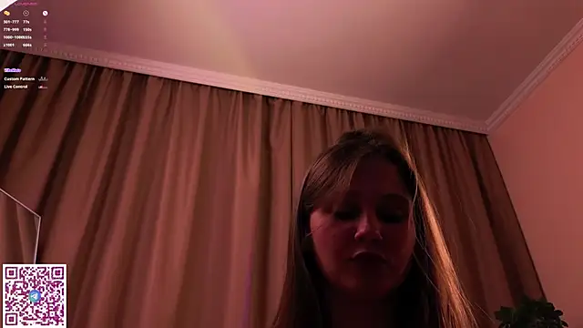 OpalEternis live cam on StripChat