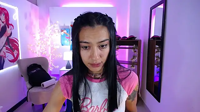 FIORELLA_L live cam on StripChat