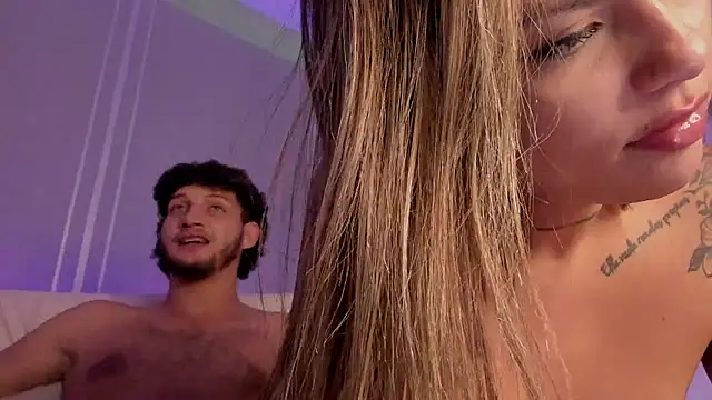 charly_mia live cam on StripChat
