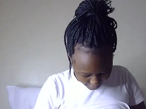 Petite_Ebony10 live cam on StripChat