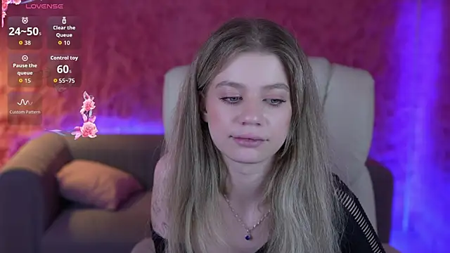 SunnyLay live cam on StripChat