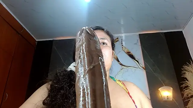KellyShibary webcam