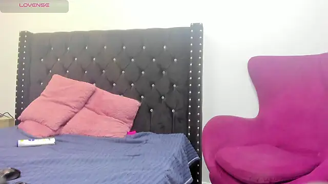 Lexi_Vixen live cam on StripChat