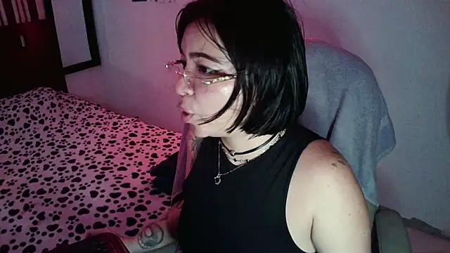 NoxxVelveth webcam