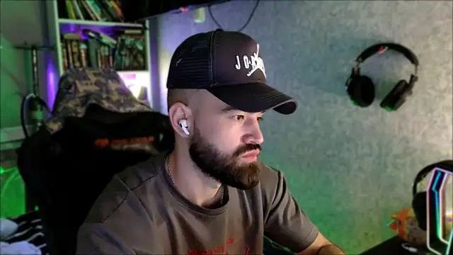 _Serious_Man webcam