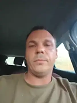 WadedGuzzling webcam