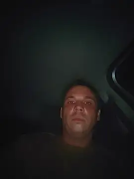 WadedGuzzling webcam